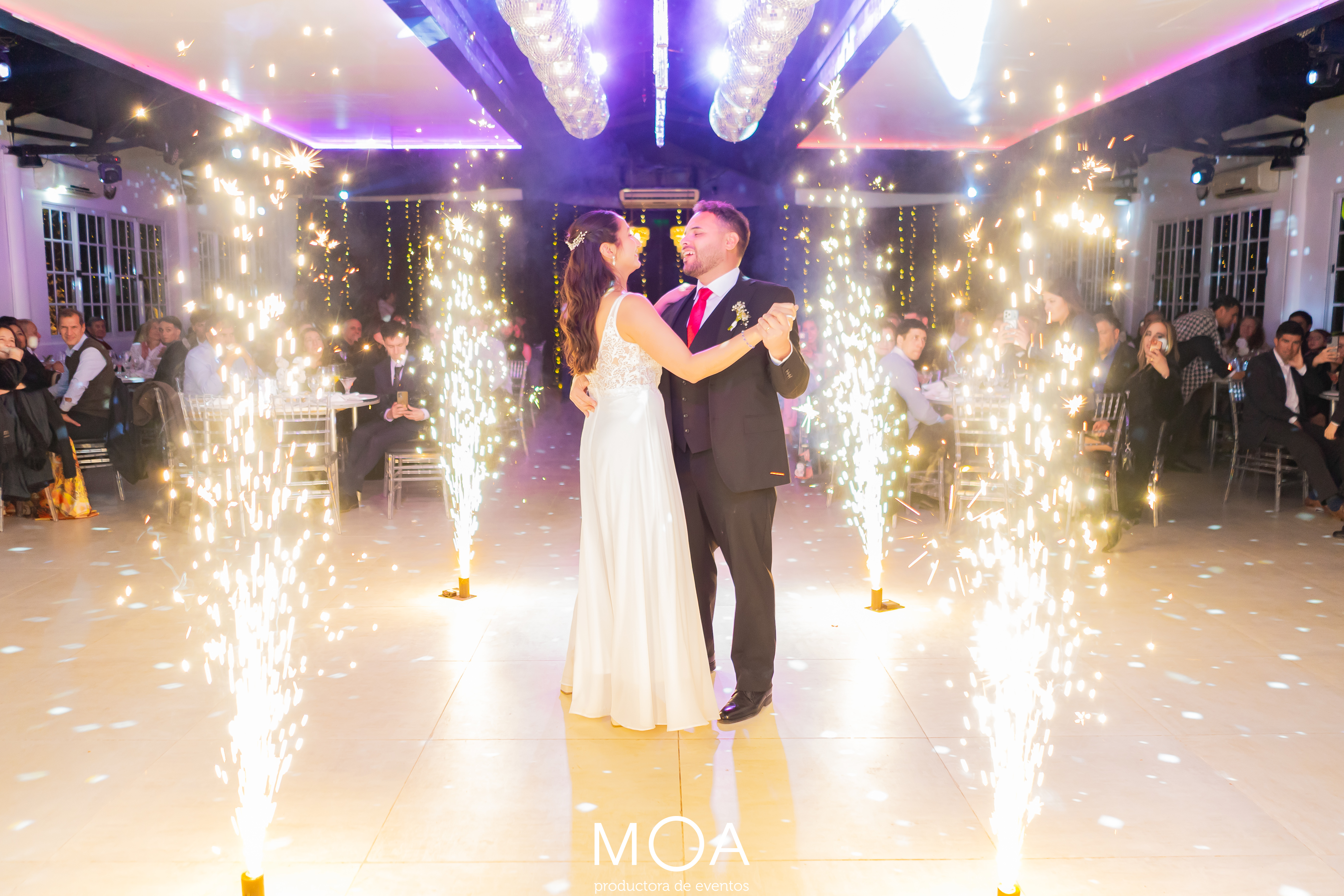 Salón montado para un casamiento